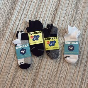 Bombas Men’s ankle socks lot of 4 Large